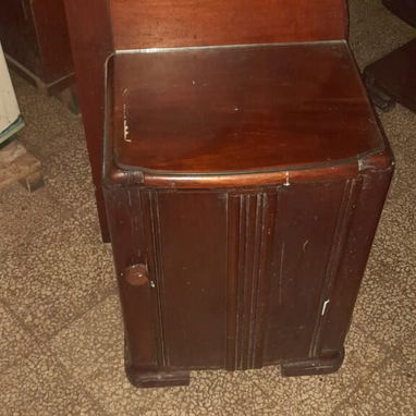 Se vende Coqueta antigua de caoba con sus dos mesitas de noche - 3/3