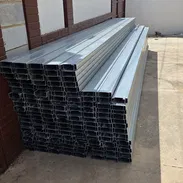 Purlin estructurales, Paneles solares, Batería, Inversor, Cable, Cajas de breaker, Conectores, Bases. - Img 56650176