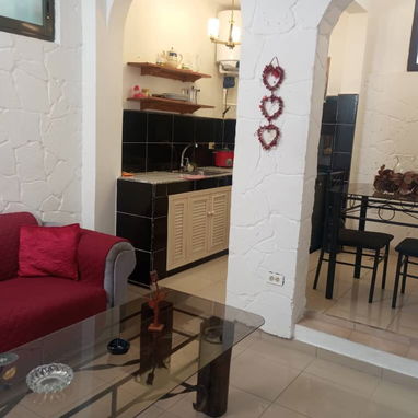 APARTAMENTO DE RENTA EN HABANA PLAYA 2 HABITACIONES CON TERRAZA. - 3/10