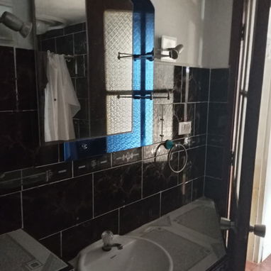 Vendo apartamento en la Habana Vieja a una cuadra de la calle obispo - Img 123287497