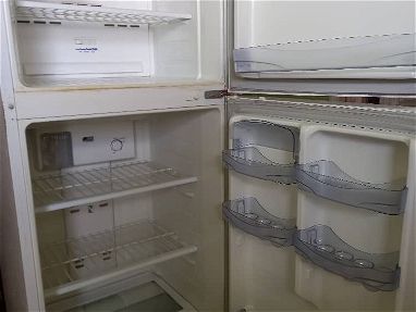 Refrigerador marca Frigidaire parado por máquina - Img 67026885