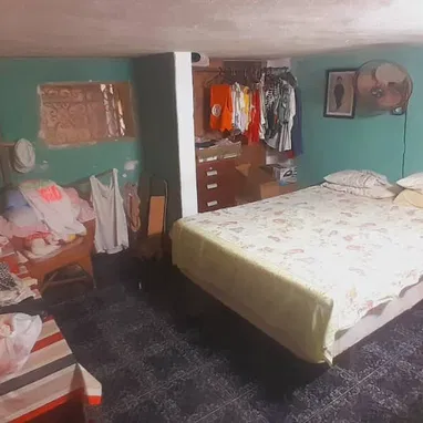 🏛*111-Apto en venta en el Vedado [ en Interior ]*  ⚠️*OJOOOO* *NUNCA SE VA LA LUZ*⚠️  😎*Consta de 2/4,sala,comedor,coc - Img 122990320