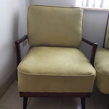 Juego de sala de uso en perfecto estado de caoba original mesa, dos butacas y sofa - Img 123624294