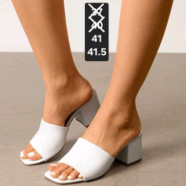 Zapatos blancos y sandalias blancas - Img 112490859