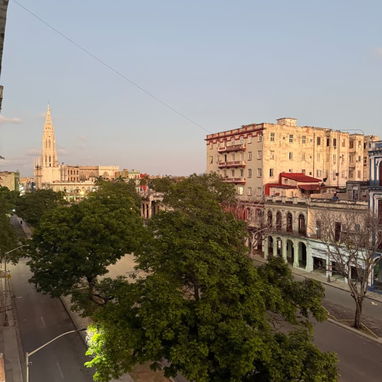 Apartamento en Carlos 3 con vistas a la Plaza - Img 122331044