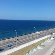 Apartamento  en renta, Vedado , frente al malecón Habanero, tres habitaciones climatizadas+53 52463651 🌊E - Img 51669579