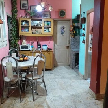 *$9000 usd con ajuste En venta apartamento capitalista años 50 (BAJOS INTERIOR) en Santos Suárez. - Img 125605383