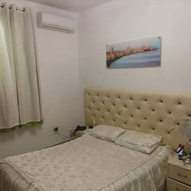 Apto capitalista cerca de 23 y 26 en el Vedado con 4 cuartos !!! - Img 110899203