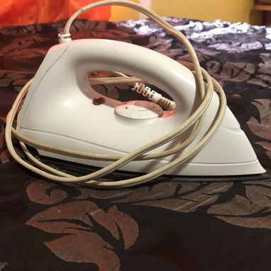 Vendo plancha de uso en perfecto estado - Img 121727984