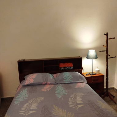 Apartamento en el Vedado, 25 USD por noche - Img 120810570