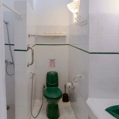 Apartamento moderno frente al Museo de la Revolución – 6to piso, parqueo 24h, wifi – Renta por noches Habana Vieja - Img 119540080