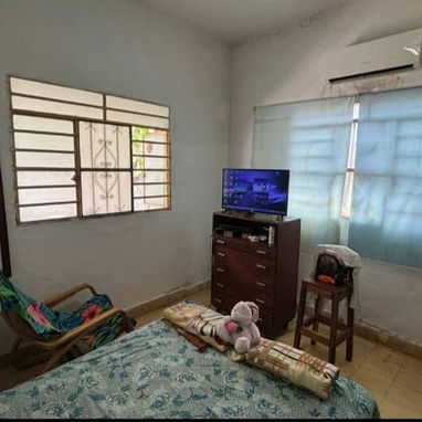 *$35.000usd CON AJUSTE. En venta  casa independiente de 2 pisos en El  Cerro, Reparto Martí. - 4/10