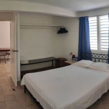 Alquiler por tiempo indefinido en La Habana. Apartamento en Nuevo Vedado con wifi y respaldo energético – 1 hab, terraza - Img 119583481