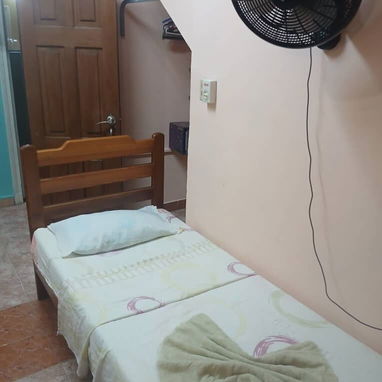 Cod.Z Alojamiento en Centro Habana| 3 Habitaciones y Terraza - Img 107857851