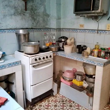 🏠 GG-122 | ¡VIVIR Y EMPRENDER EN LAWTON! Biplanta de 1938 con 4 Dormitorios 💼✨ - Img 121482069