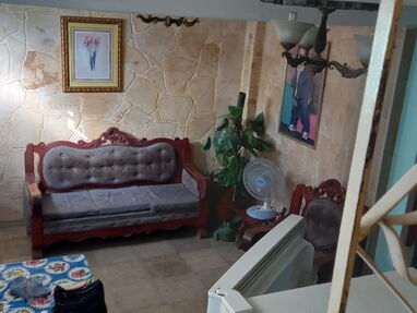 Se vende casa en la Habana puerta de calle a una cuadra del parque de la fraternidad - Img 64150069
