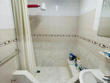 ⭐ Renta apartamento totalmente independiente y climatizado con 1 habitación,1 baño, sala, cocina - Img main-image