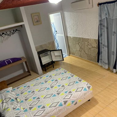 SE RENTA CASA DE 4 HABITACIONES CON PISCINA A DOS CUADRAS DE LA PLAYA DE GUANABO. 58858577 - Img 123298196