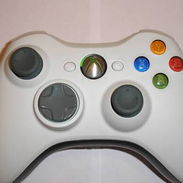 Vendo dos mandos de Xbox 360 inalámbrico, con el transformador del equipo - Img 54709273