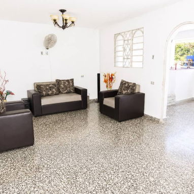 Casa de 3 pisos en Santo Suárez - 2/9