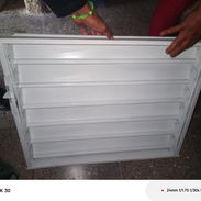 Ventana original de aluminio para baño 60×70 en 20 mil con mensajería incluída - Img 55980329