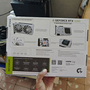 Tarjeta de video Gigabyte GeForce RTX 5060 EAGLE OC ICE 8G nueva en caja!!! - Img 123782550