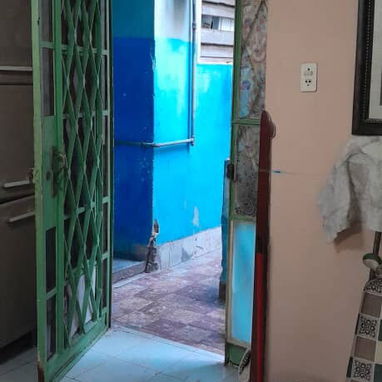 *93🏡-Se vende casa en Centro Habana [ 1er piso interior ]*  💡*‼️❕️‼️OJOOOOO NUNCA SE VA LA LUZZ‼️❕️‼️*  🗺*Ubicación [ - Img 121164344
