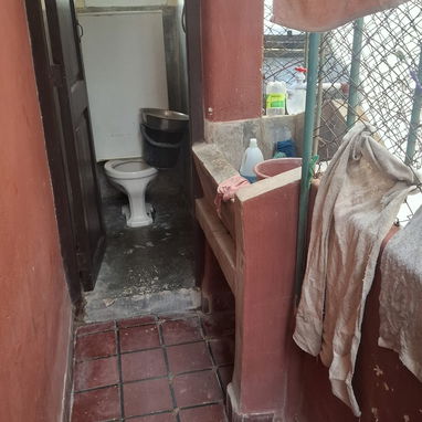 Venta de apto en el vedado cerca de linea y A por encima de linea 1er piso exterior 2/4. Capitalista 53614857 - 9/10