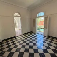 Ofertaaa espectacular apto en el Vedado de 4 cuartos y garaje para dos autos! Oportunidad de inversión!!! - Img 54814099