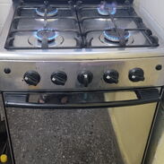 Vendo cocina de gas con horno marca Royal - Img 45602879
