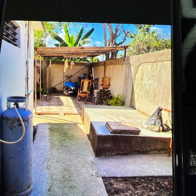 SE VENDEN DOS CASAS 🏠CON GARAGE POR UN MISMO PRECIO CON TODO ADENTRO - Img 127636731