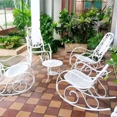 Hermosos y resistentes juegos de 4 sillones con mesa de centro para su terraza o portal - Img 109352073