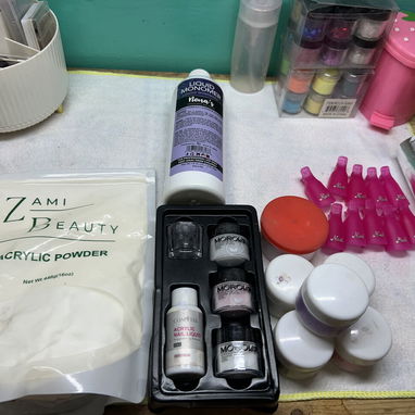 VENDO MESAS DE UÑAS CON ABSOLUTAMENTE TODO PARA EMPEZAR escríbanme al pv para enseñarles todas las fotos - 2/10