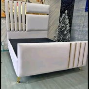 Si interesa cama Tapizada con diveris Gratis - Img 56205889