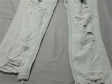 Se venden tenis jeans bermudas pullovers h licras short 52661331 - Img 66818736