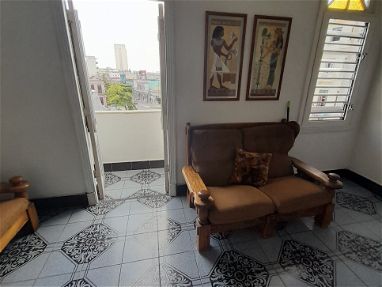 Se  renta apartamento  independiente en avenida Infanta y esquina San Lazaro - Img 65454076
