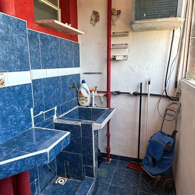 *$7000usd CON AJUSTE. En venta  Apartamento (5to piso) listo PARA  LLEGAR A Vivir de un edificio de 6  pisos en Alamar, - 9/10