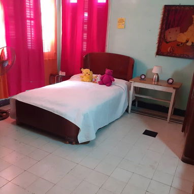 En oferta!! Preciosa casa independiente con 4 cuartos, garaje y patio . Aproveche e invierta!!! - Img 118723656