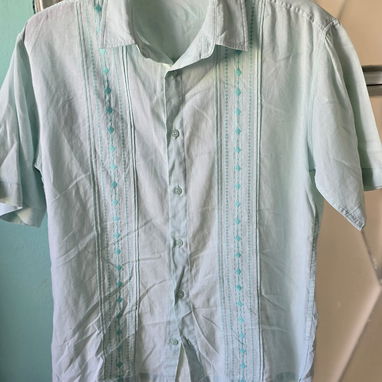 Tengo Guayaberas originales en buen precio - Img 126645749