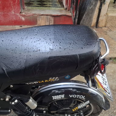 Forro de asiento de moto impermeable y  resistente - Img 120873102