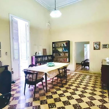 Espectacular mansión a la venta en el Vedado con 5 cuartos. Bellísimo estilo arquitectónico!!! - Img 98500247