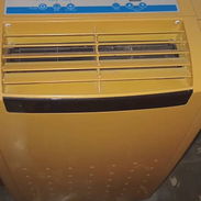 Se vende aire acondicionado portátil de una tonelada. Problemas en capacitor del compresor. El resto en buen estado. - Img 55474890