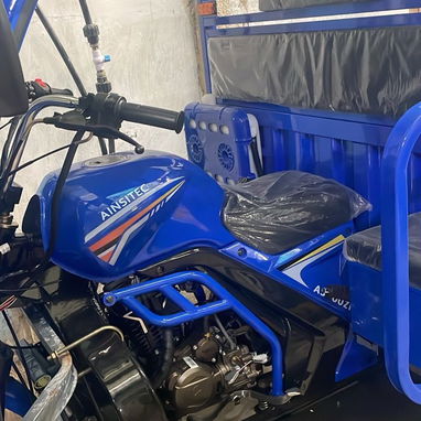 Triciclo de combustión con cabina es de 7 toneladas - Img 124384210