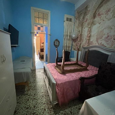 🏢 Apartamento en Venta – Prado y Malecón (La Habana) - 3/10