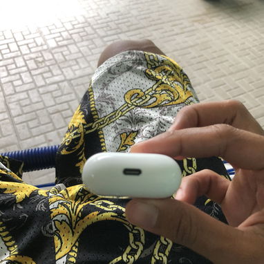 AirPods 4 - 3/4