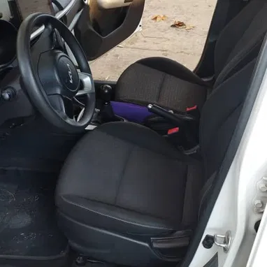 Vendo o negocio Kia picanto del 2020 mecánico con 20 mil kilómetros - Img 87199910