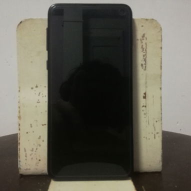 Pantalla original Nueva con Marco de Samsung Galaxy S10e + Lamina Protectora (Mica) + Servicio gratis de Ensamblaje - Img 114065841