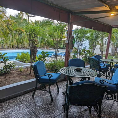 Rento casa con piscina grande de 4 habitaciones y media en Guanabo. Tengo Ecoflow. Whatssap 5 2959440 - Img 120018438