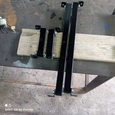 Soportes o bases para paneles solares y baterías - Img 119289001