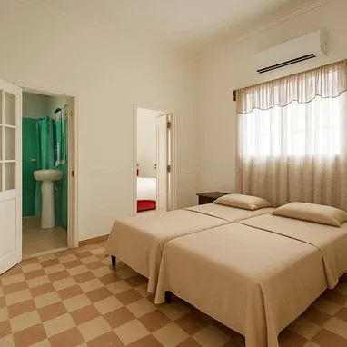 ¡EN VENTA! PROPIEDAD LISTA PARA VENDER CERCA DE CARLOS III Y EL VEDADO! - Img 112524445